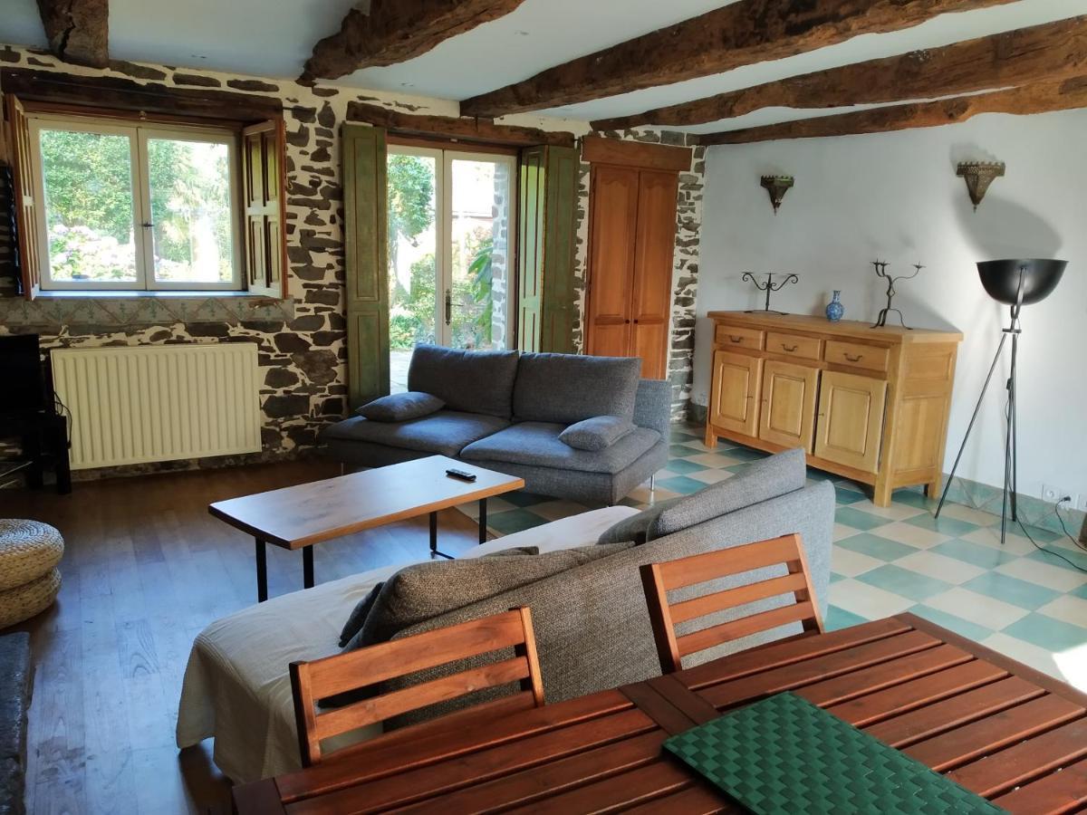 Maison En Pierre Dans Son Nid De Verdure Roz-Landrieux Ngoại thất bức ảnh