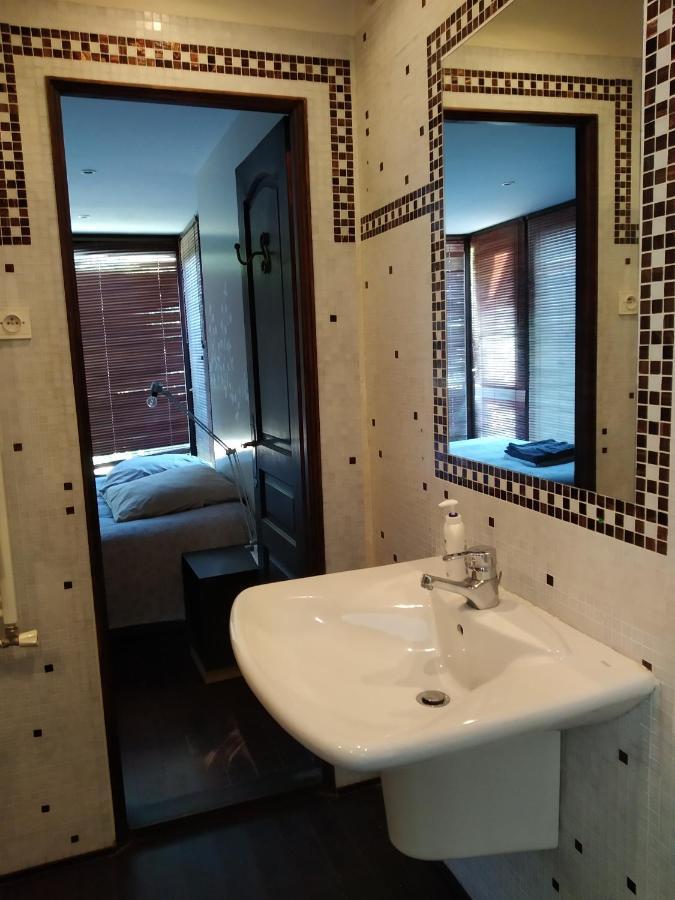 Maison En Pierre Dans Son Nid De Verdure Roz-Landrieux Ngoại thất bức ảnh