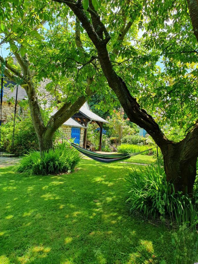 Maison En Pierre Dans Son Nid De Verdure Roz-Landrieux Ngoại thất bức ảnh