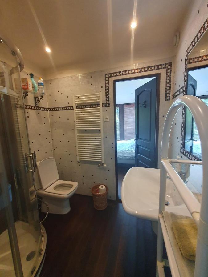 Maison En Pierre Dans Son Nid De Verdure Roz-Landrieux Ngoại thất bức ảnh