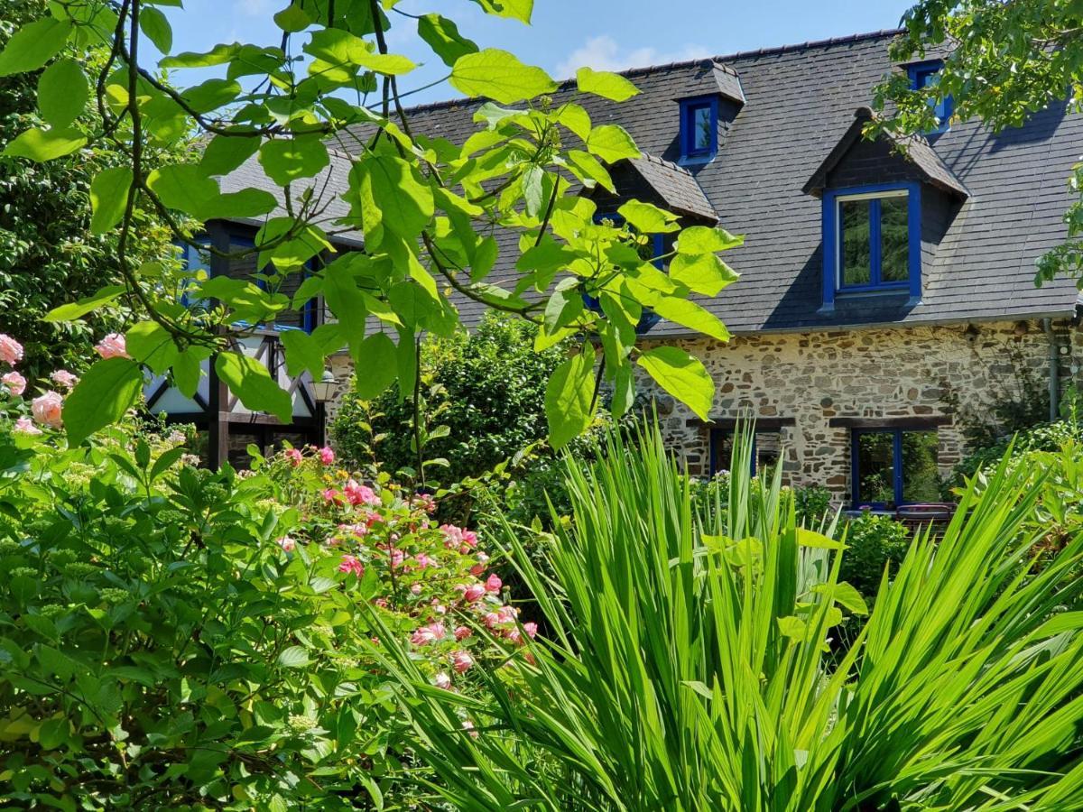 Maison En Pierre Dans Son Nid De Verdure Roz-Landrieux Ngoại thất bức ảnh