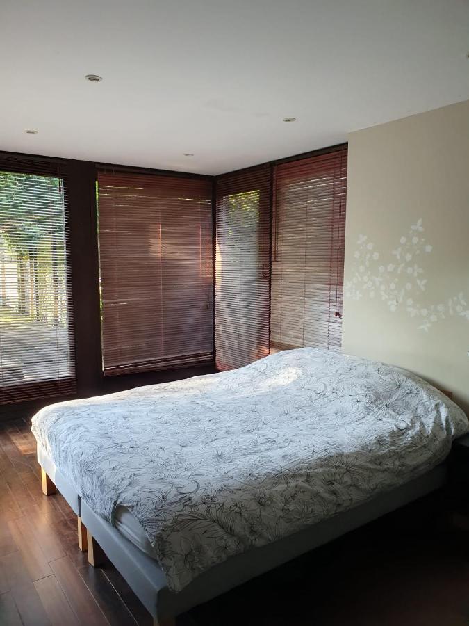 Maison En Pierre Dans Son Nid De Verdure Roz-Landrieux Ngoại thất bức ảnh