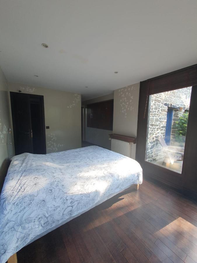Maison En Pierre Dans Son Nid De Verdure Roz-Landrieux Ngoại thất bức ảnh